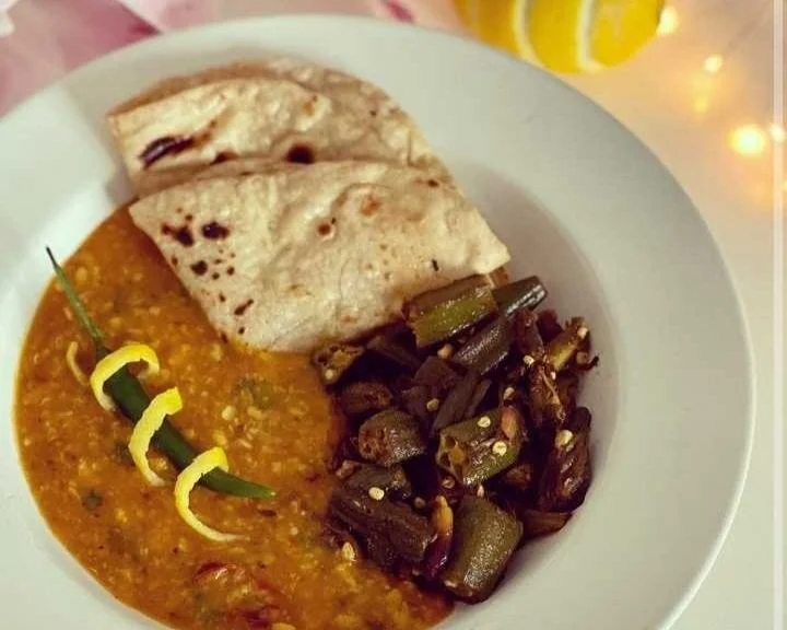  Fueling up with a balanced meal of vegetables, lentils, and flatbread 