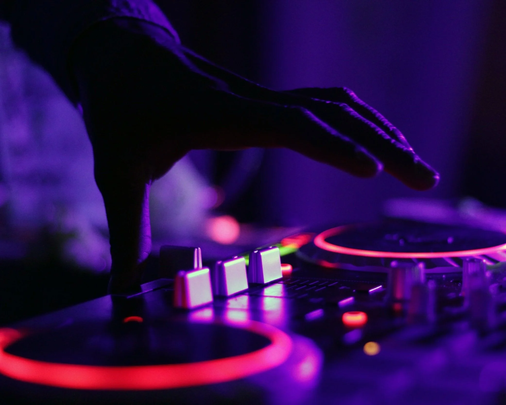 How Kitty Party helps you plan the Best Corporate Parties in Berlin for your Teams